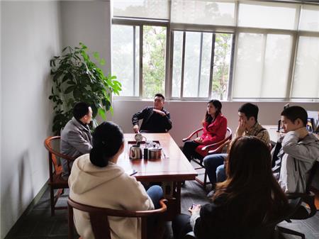 华润置地领导莅临我司考察喷绘广告制作
