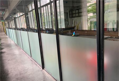 超透玻璃防撞条 UV喷绘彩白彩 车衣秀玻璃门腰线条 超透玻璃防撞条 UV喷绘彩白彩 车衣秀玻璃门腰线条